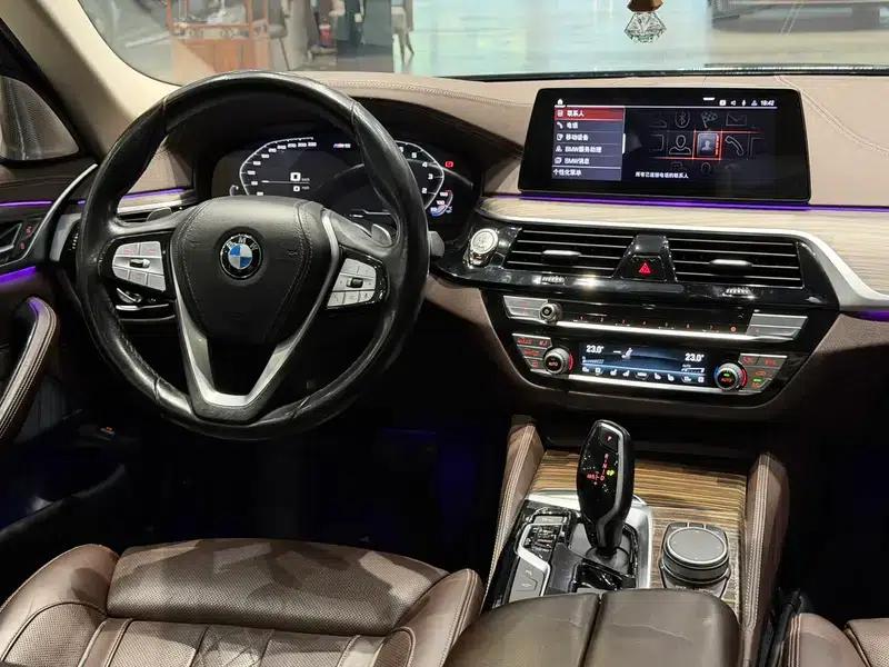 2020 BMW 5 Series 530Li Executive Luxury Package — миниатюра 7