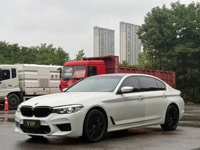 2020 BMW 5 Series 525Li Luxury Package — миниатюра 1
