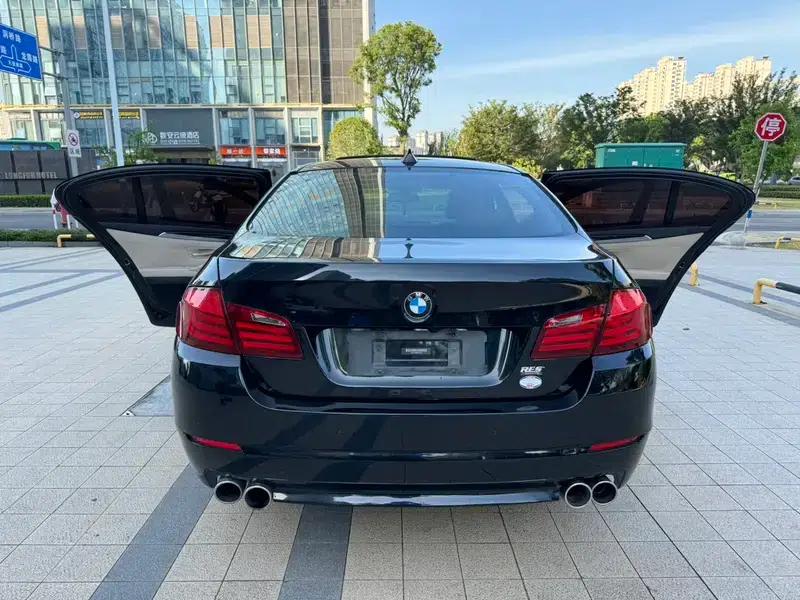 BMW 5 Series 2011 523Li Luxury — миниатюра 6