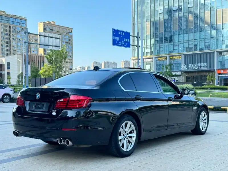 BMW 5 Series 2011 523Li Luxury — миниатюра 7