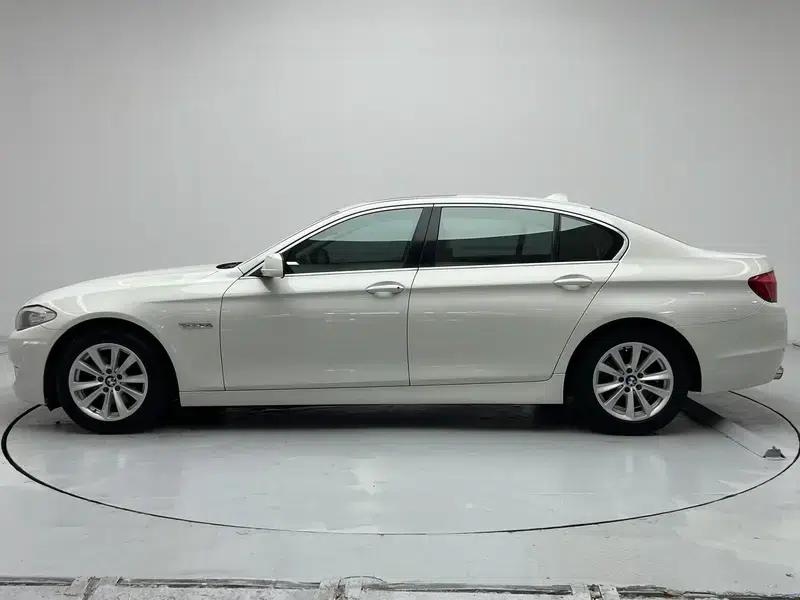 BMW 5 Series 2012 523Li Luxury — миниатюра 4