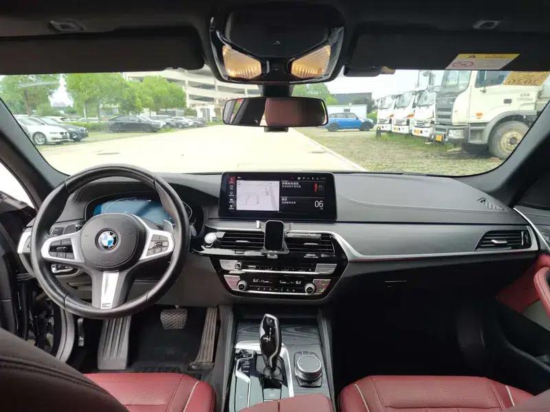 2022 BMW 5 Series Facelift 530Li Leading Edition M Sport Package — миниатюра 8
