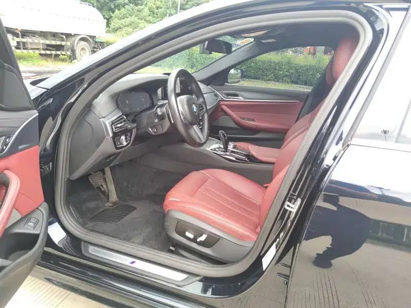 2022 BMW 5 Series Facelift 530Li Leading Edition M Sport Package — миниатюра 10