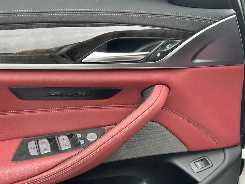 2022 BMW 5 Series Facelift 525Li M Sport Package — миниатюра 11