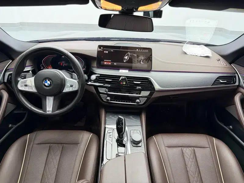 2023 BMW 5 Series 530Li Leading Edition M Sport Package — миниатюра 7