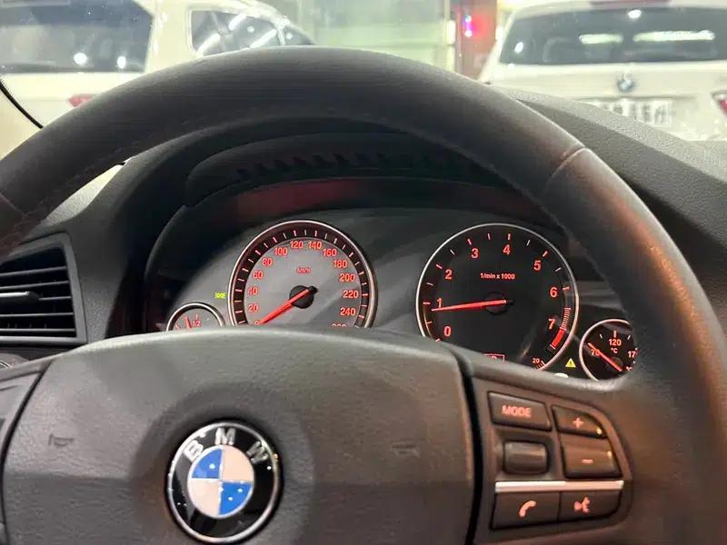 BMW 5 Series 2013 525Li Leading Edition — миниатюра 21