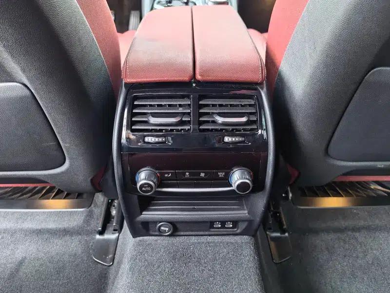 2023 BMW 5 Series 530Li Luxury M Sport Package — миниатюра 11