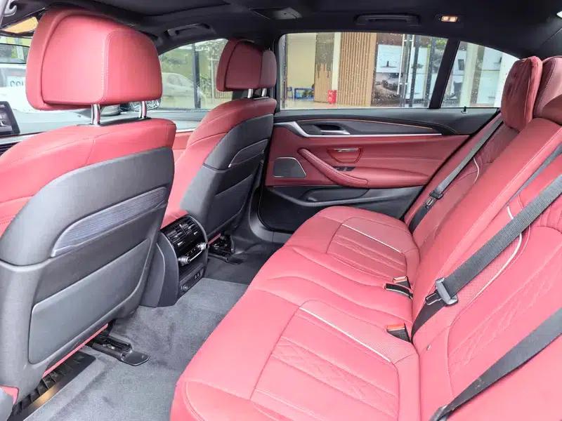 2023 BMW 5 Series 530Li Luxury M Sport Package — миниатюра 16