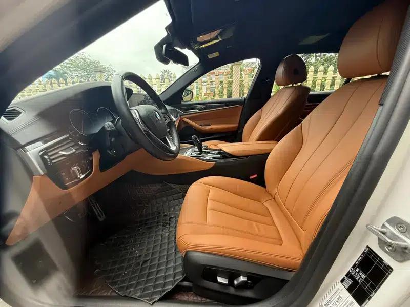 2018 BMW 5 Series 530Li Leading Edition M Sport Package — миниатюра 17