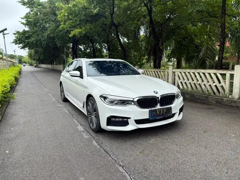 2018 BMW 5 Series 530Li Leading Edition M Sport Package — миниатюра 3