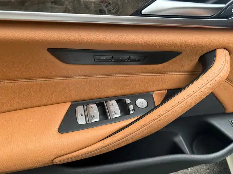 2018 BMW 5 Series 530Li Leading Edition M Sport Package — миниатюра 21
