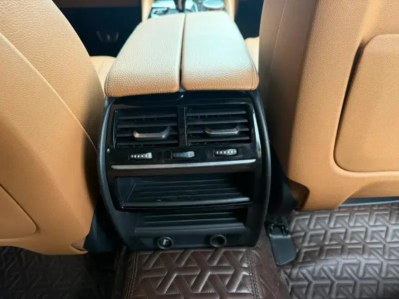 2018 BMW 5 Series 530Li Leading Edition M Sport Package — миниатюра 7