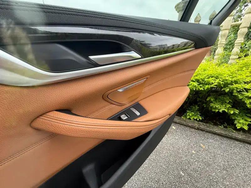 2018 BMW 5 Series 530Li Leading Edition M Sport Package — миниатюра 10
