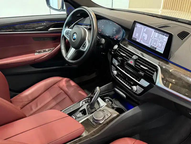 2020 BMW 5 Series 530Li Leading Edition M Sport Package — миниатюра 14