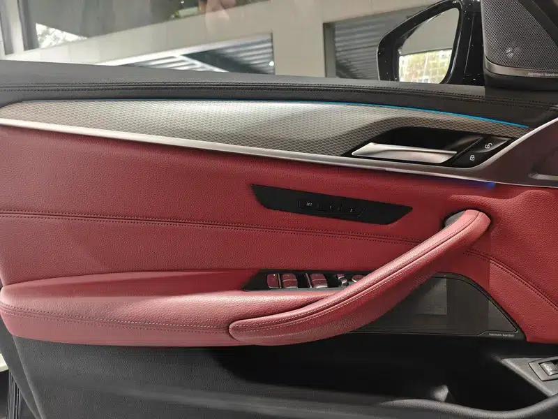 2019 BMW 5 Series Facelift 530Li Leading Edition M Sport Package — миниатюра 15