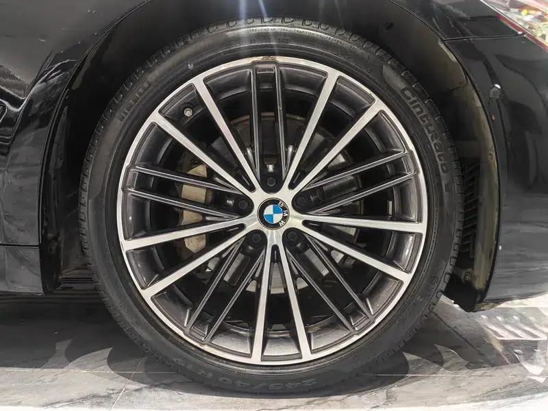 2019 BMW 5 Series Facelift 530Li Leading Edition M Sport Package — миниатюра 20