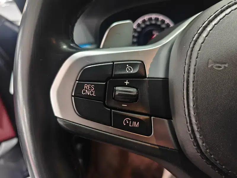 2019 BMW 5 Series Facelift 530Li Leading Edition M Sport Package — миниатюра 27