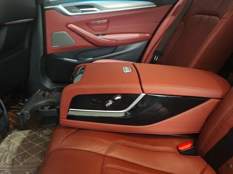 2019 BMW 5 Series Facelift 530Li Leading Edition M Sport Package — миниатюра 31