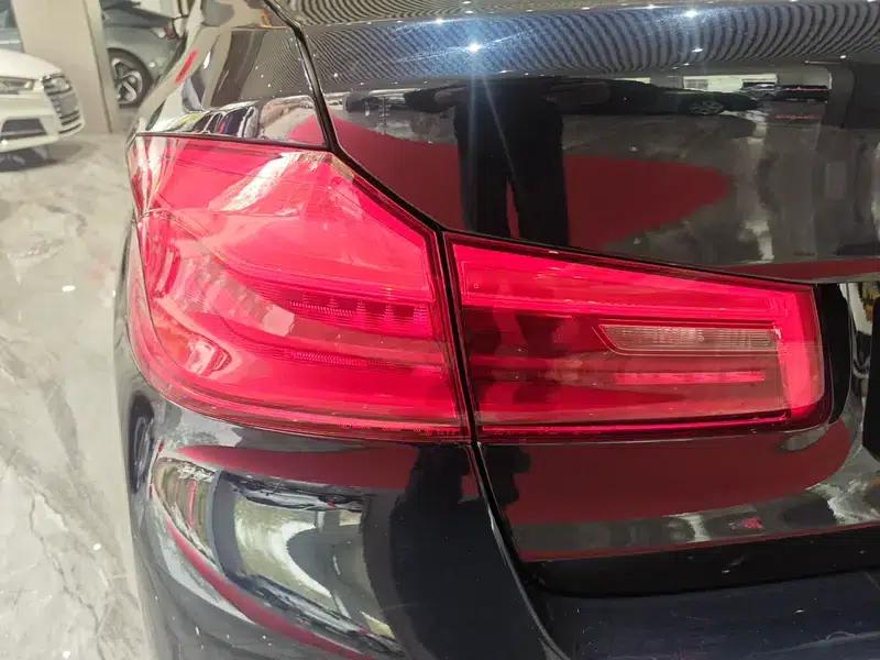 2019 BMW 5 Series Facelift 530Li Leading Edition M Sport Package — миниатюра 8