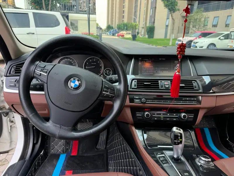 2014 BMW 5 Series 520Li Elegant Edition — миниатюра 10