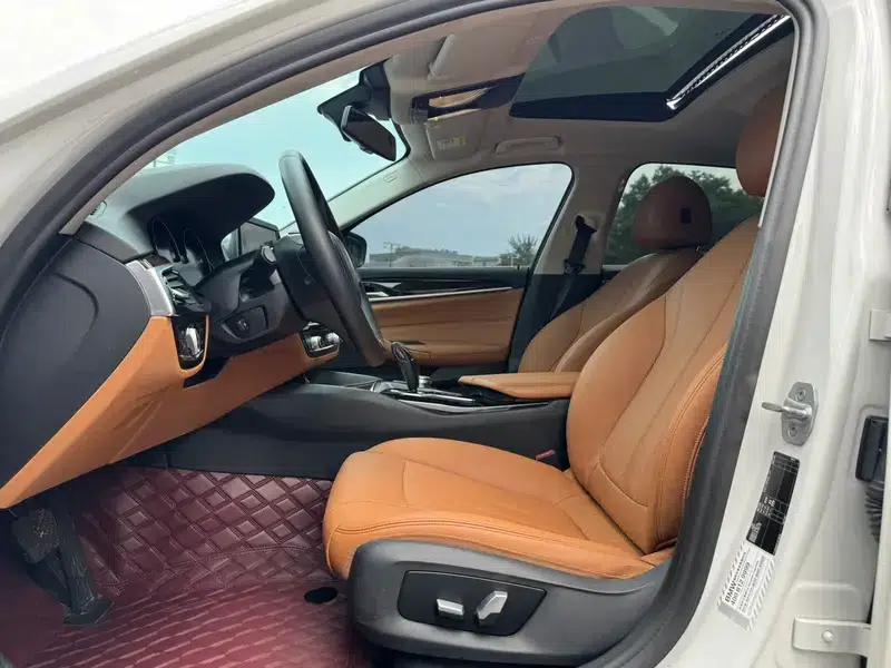 BMW 5 Series 2018 528Li Launch Special Edition — миниатюра 18