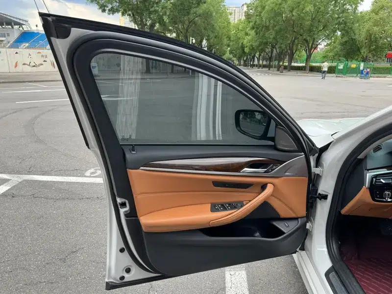 BMW 5 Series 2018 528Li Launch Special Edition — миниатюра 22