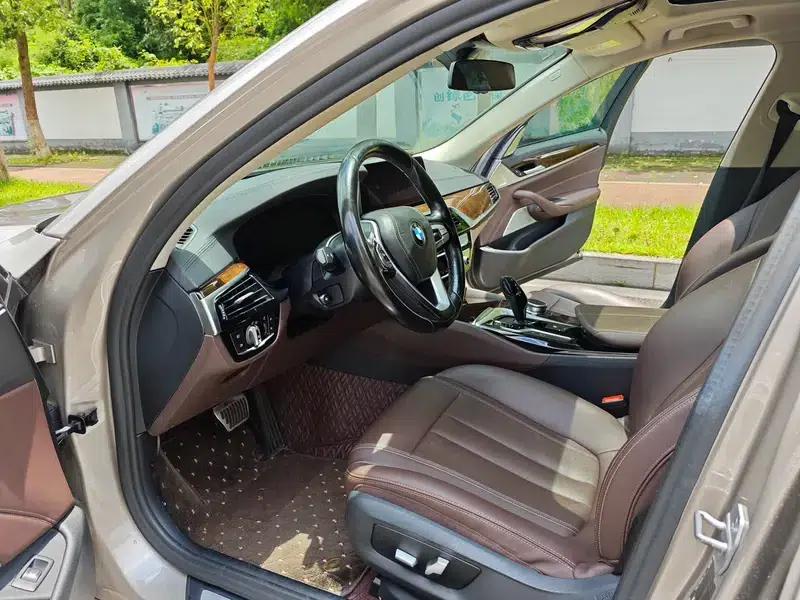 2019 BMW 5 Series 525Li Luxury Package — миниатюра 12