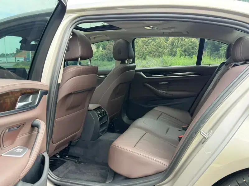 2020 BMW 5 Series 525Li Luxury Package — миниатюра 11