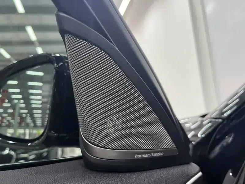 2023 BMW 5 Series 530Li Leading Luxury Package — миниатюра 9