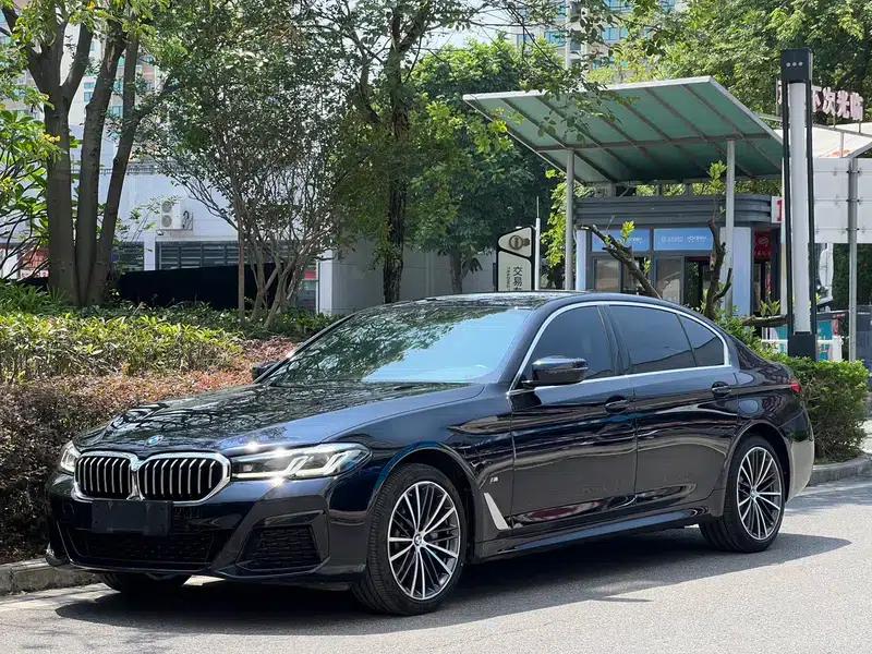 2022 BMW 5 Series Facelift 530Li xDrive M Sport Package — миниатюра 1
