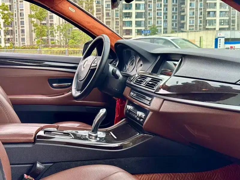 2014 BMW 5 Series 525Li Leading Edition — миниатюра 10
