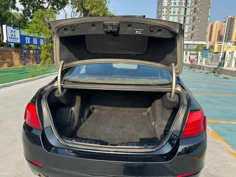 BMW 5 Series 2011 535Li Leading Edition — миниатюра 22