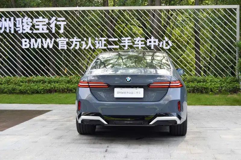 2024 BMW 5 Series 530Li Luxury M Sport Package — миниатюра 4
