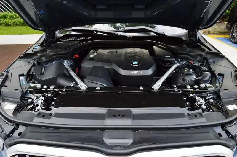 2024 BMW 5 Series 530Li Luxury M Sport Package — миниатюра 6