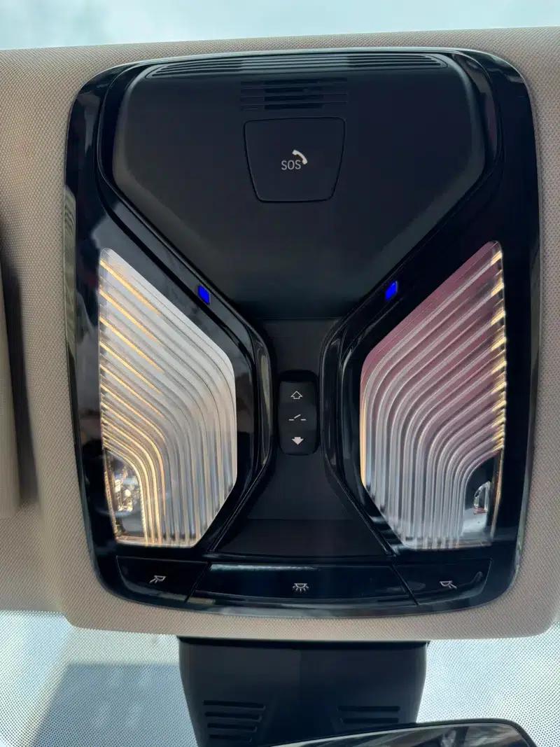 2021 BMW 3 Series 325Li M Sport Shadow Edition — миниатюра 14