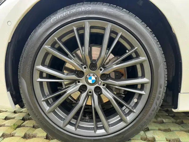 2021 BMW 3 Series 325Li M Sport Shadow Edition — миниатюра 15