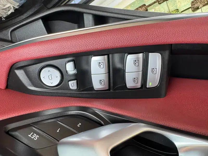 2021 BMW 3 Series 325Li M Sport Shadow Edition — миниатюра 24