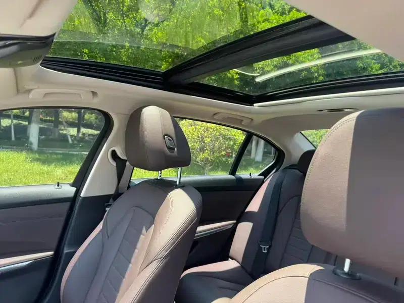 2020 BMW 3 Series 325Li M Sport Package — миниатюра 11