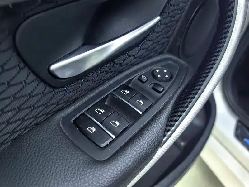 2017 BMW 3 Series 320i M Sport — миниатюра 26