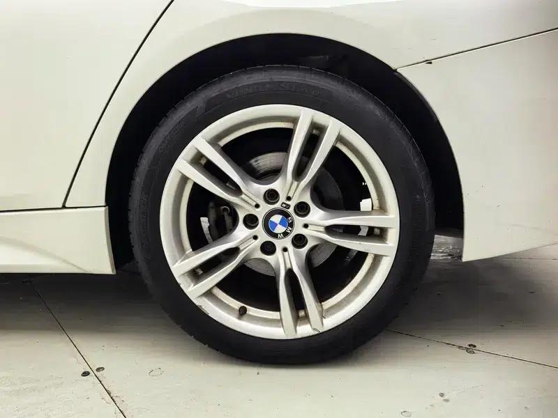 2017 BMW 3 Series 320i M Sport — миниатюра 9