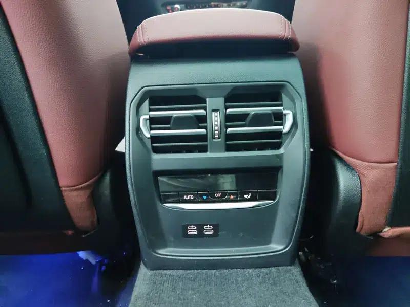 2022 BMW 3 Series 320Li M Sport Package — миниатюра 11