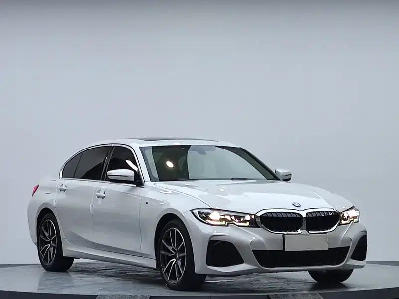 2022 BMW 3 Series 320Li M Sport Package — миниатюра 3