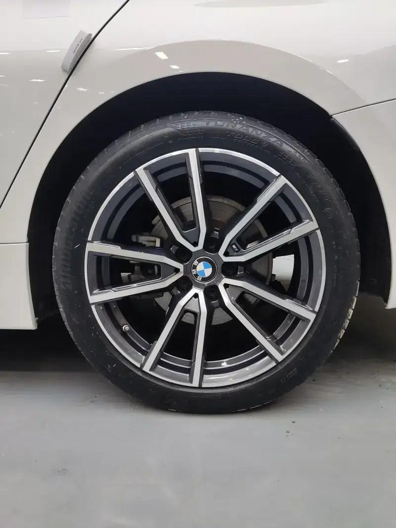 2022 BMW 3 Series 320Li M Sport Package — миниатюра 7