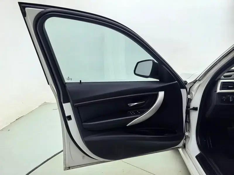 BMW 3 Series 2014 320Li Fashion Edition — миниатюра 25