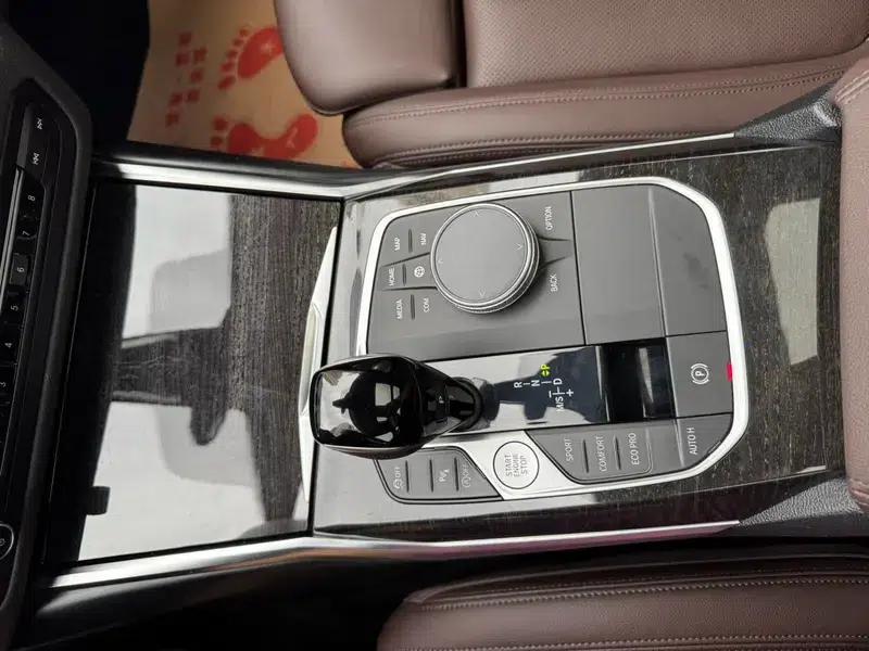 2022 BMW 3 Series 325Li M Sport Package — миниатюра 14