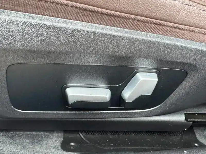 2022 BMW 3 Series 325Li M Sport Package — миниатюра 20