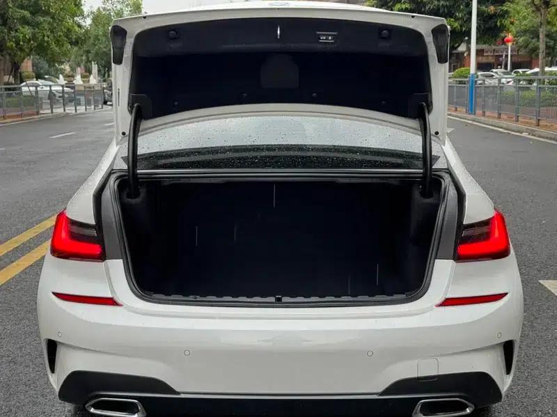 2022 BMW 3 Series 325Li M Sport Package — миниатюра 24