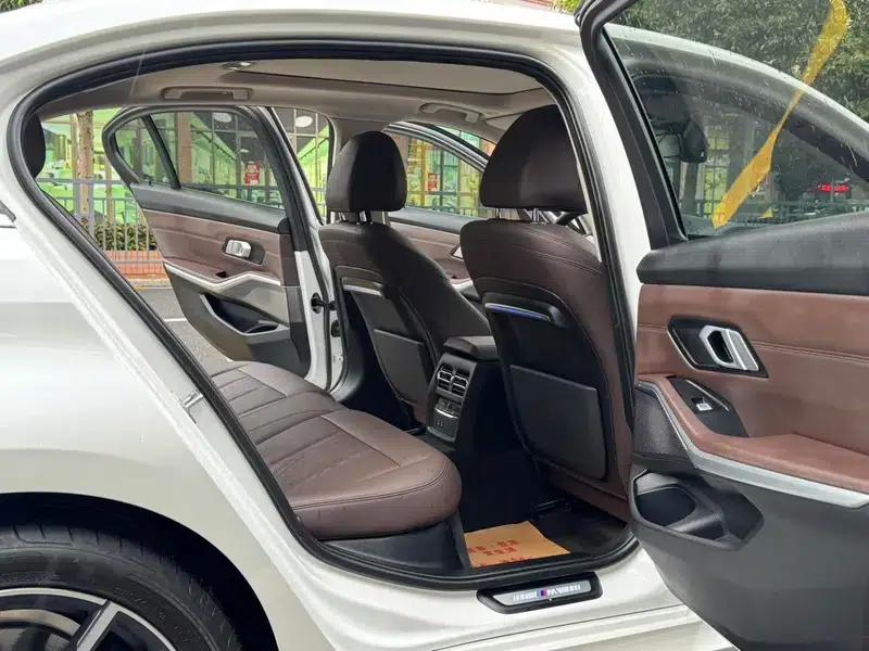 2022 BMW 3 Series 325Li M Sport Package — миниатюра 25