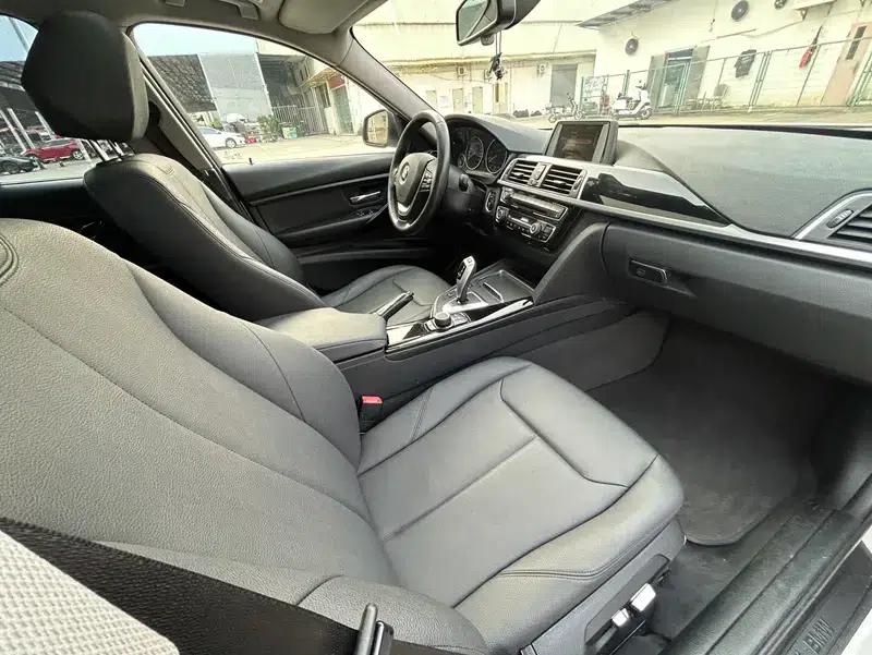 2017 BMW 3 Series 320Li Fashion Edition — миниатюра 11