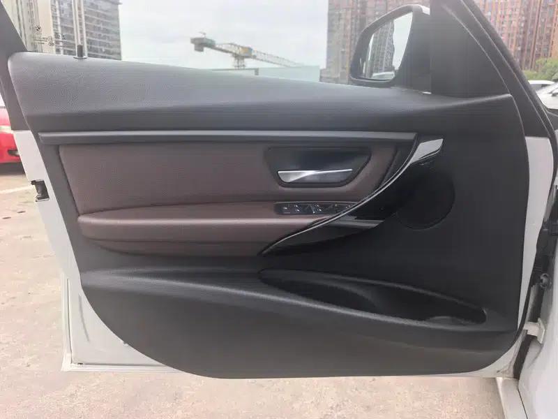 BMW 3 Series 2019 320Li Fashion Edition — миниатюра 15